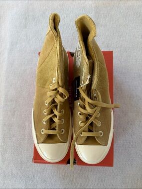 Converse High Top suede mustard brown shoes